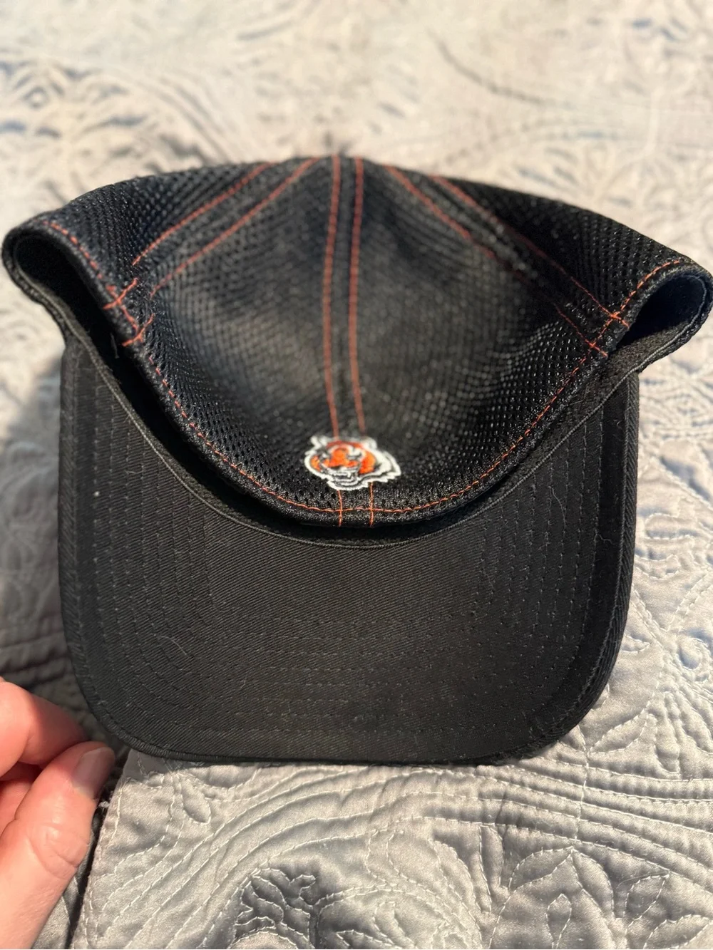 New Era Men’s Black & Orange Logo Fitted Cap